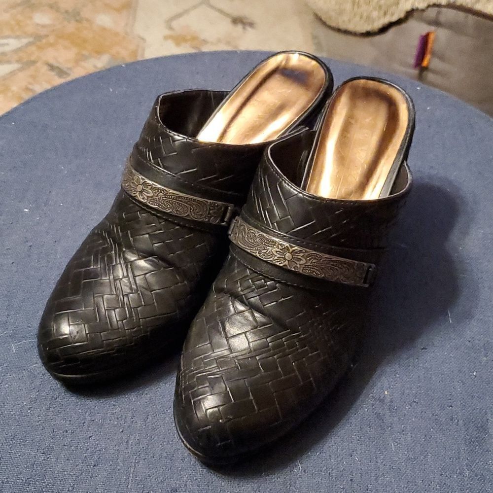 New York Transit Sweet Touch Brown Women's Woven Platform Clogs Size 8.5